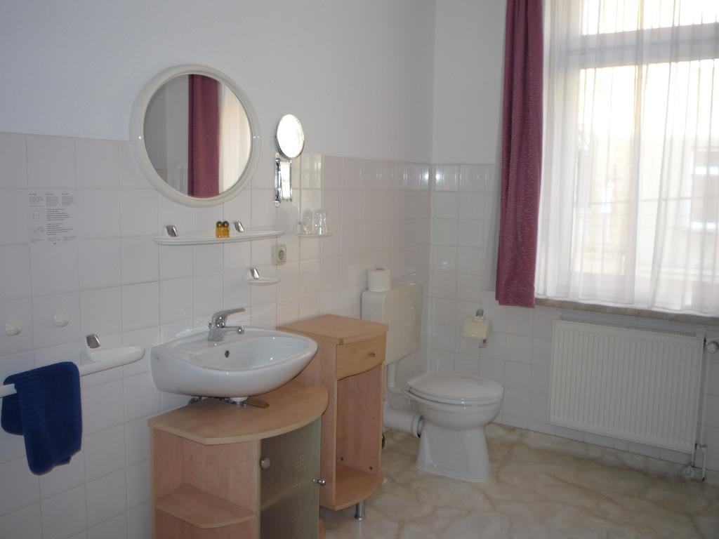Gasthof & Pension Hause Halle  Habitación foto